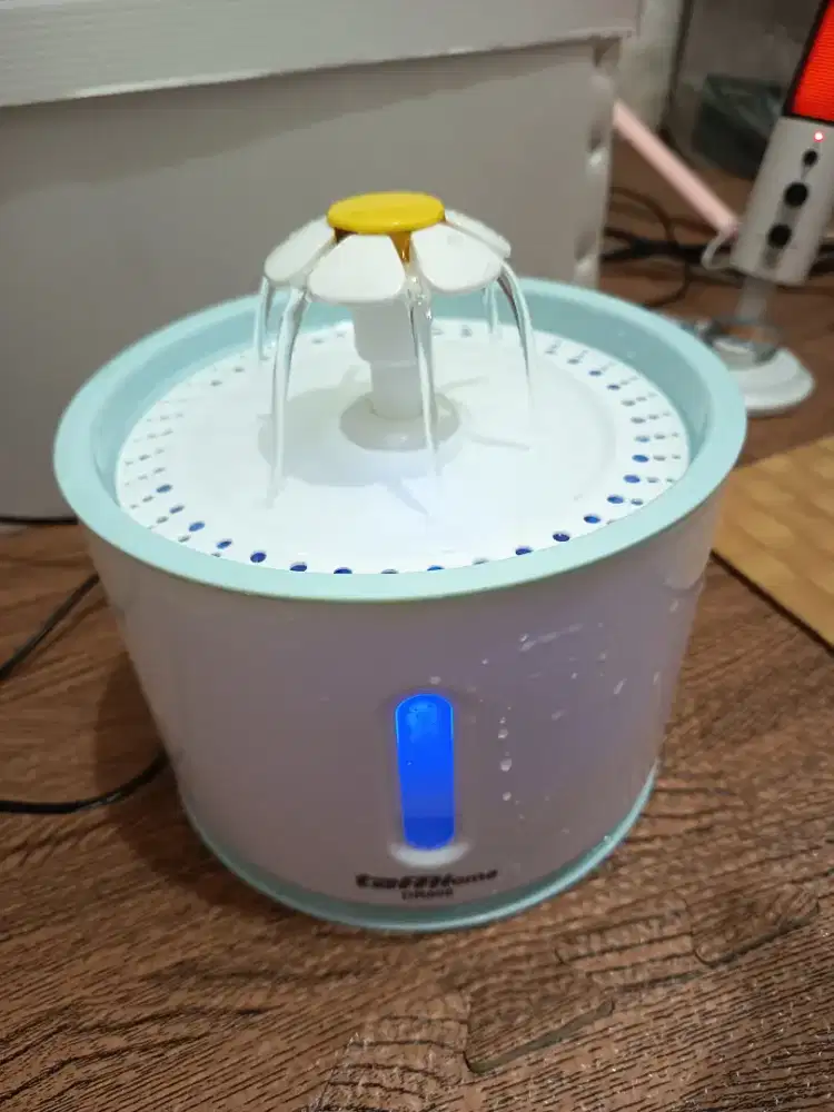 Water Fountain Tempat minum air mancur kucing anjing kelinci