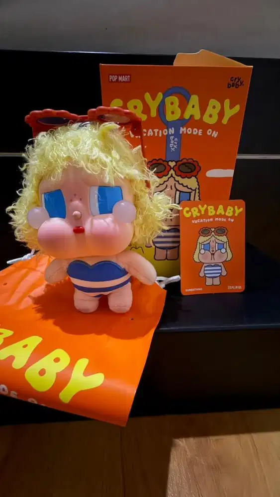 POP MART CRYBABY Vacation Mode On ( Prelove )