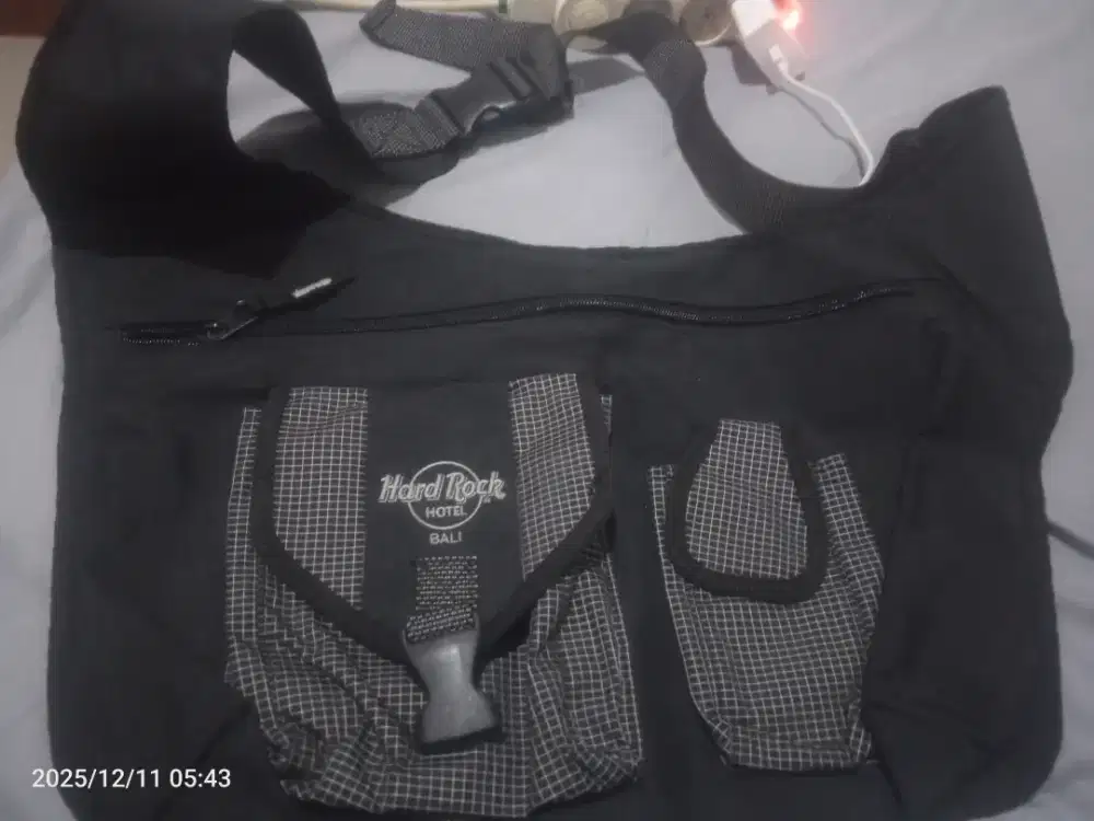 Tas selempang pria hard rock original