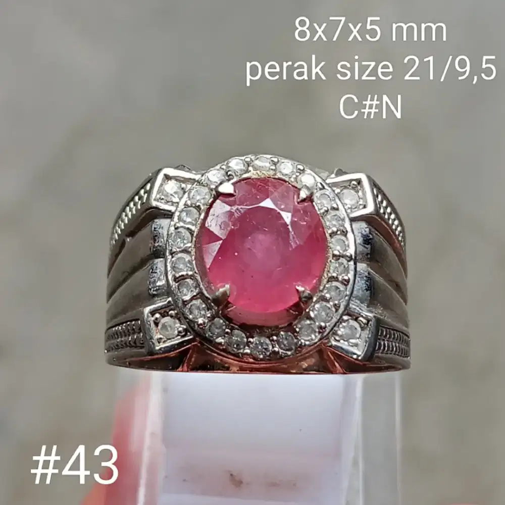 Cincin perak, batu permata ruby