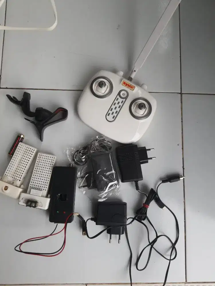 Dron Xl 8 pro bekas dijual lengkap Cashsan ad 4 batrey ada 2