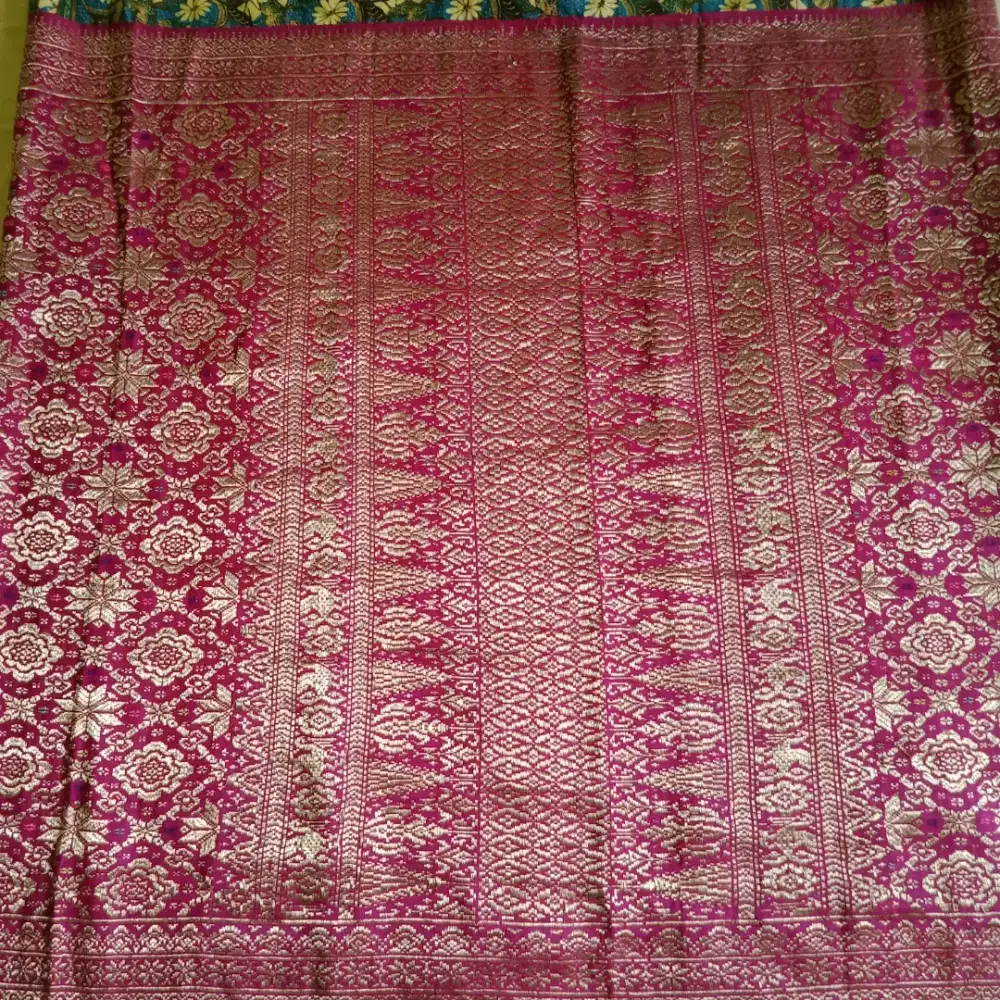 Songket palembang ( bukan bahan pabrikan) jual murah aja ,