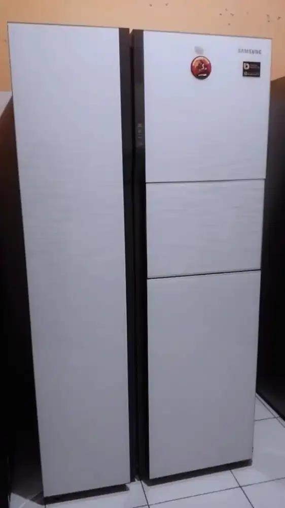 Kulkas side by side x apartmen