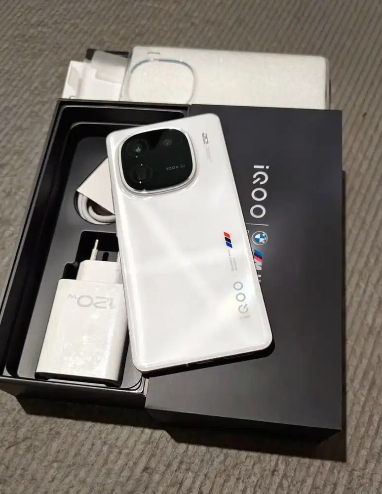 IQOO 12 Varian 16/512