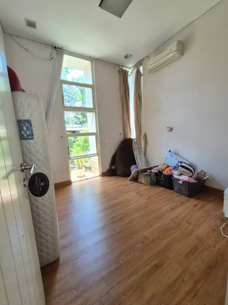 Rumah di Pakuwon city dekat Pakuwon City Mall