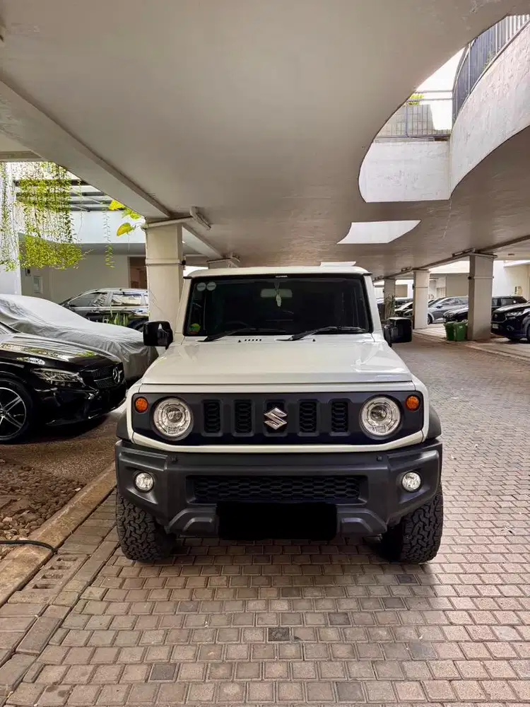 BU CASH! SUZUKI JIMNY 3 DOORS MATIC 4X4 2023 LOW KM RECORD RESMI GRESS