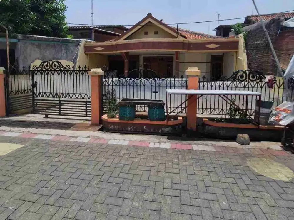 ( DEKAT JL GAJAH ) RUMAH DI Jl MEDOHO GAYAMSARI PEDURUNGAN SEMARANG