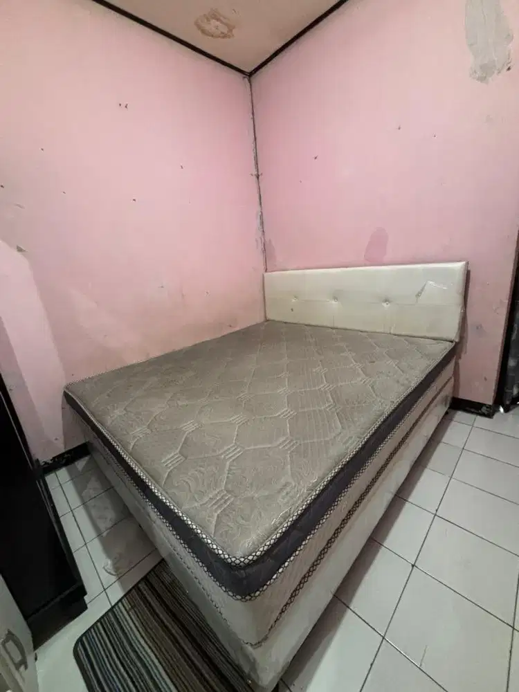 Satu set difan + kasur ukuran 200x160 cm