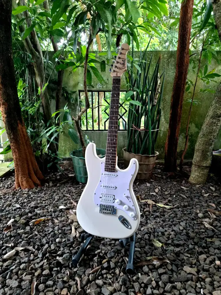Grande GST100 Strat HSS Like new