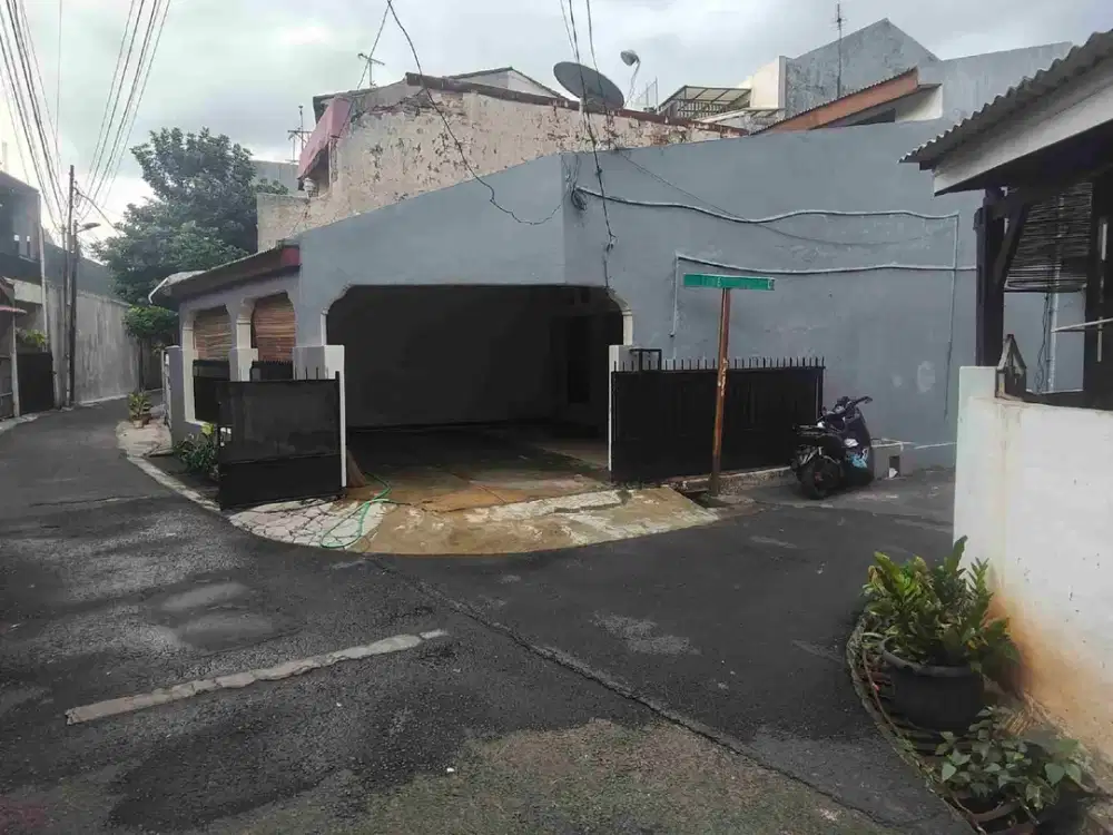 Disewakan Cepat Rumah Siap Huni & Ngantor di Tebet Barat, Strategis, dekat TOL dan Stasiun