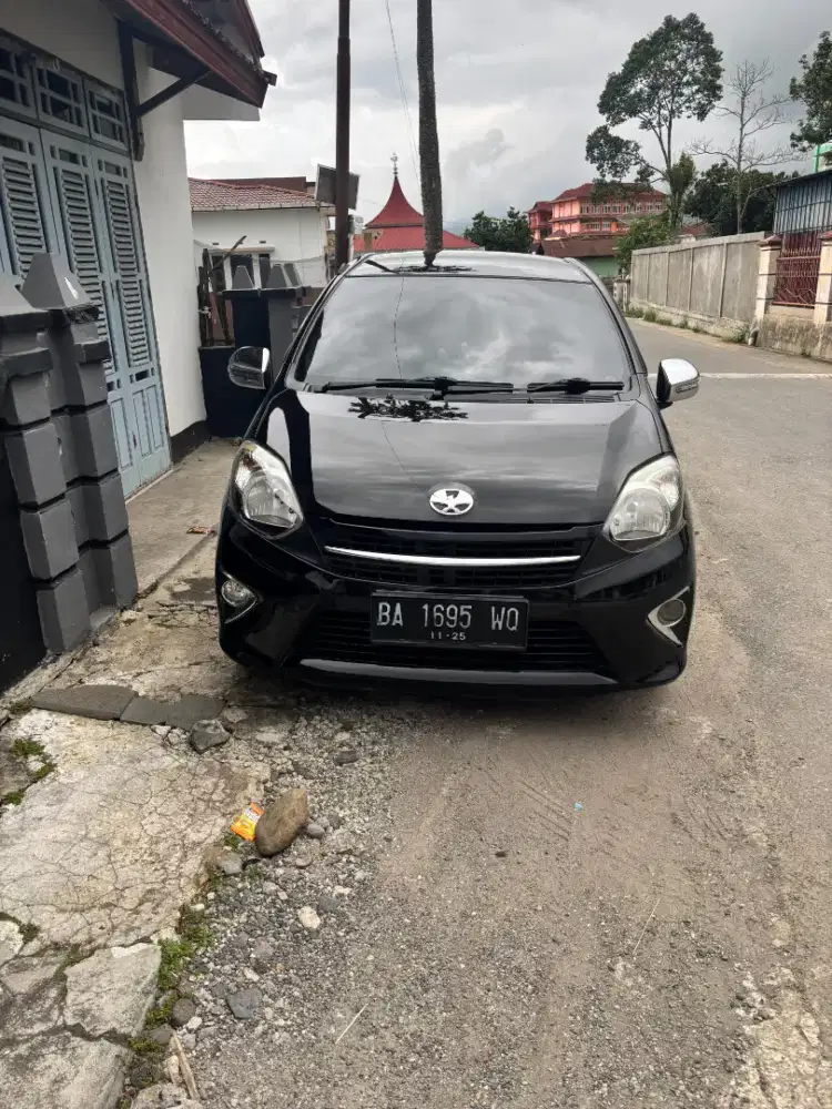 Mobil agya tipe G th 2015