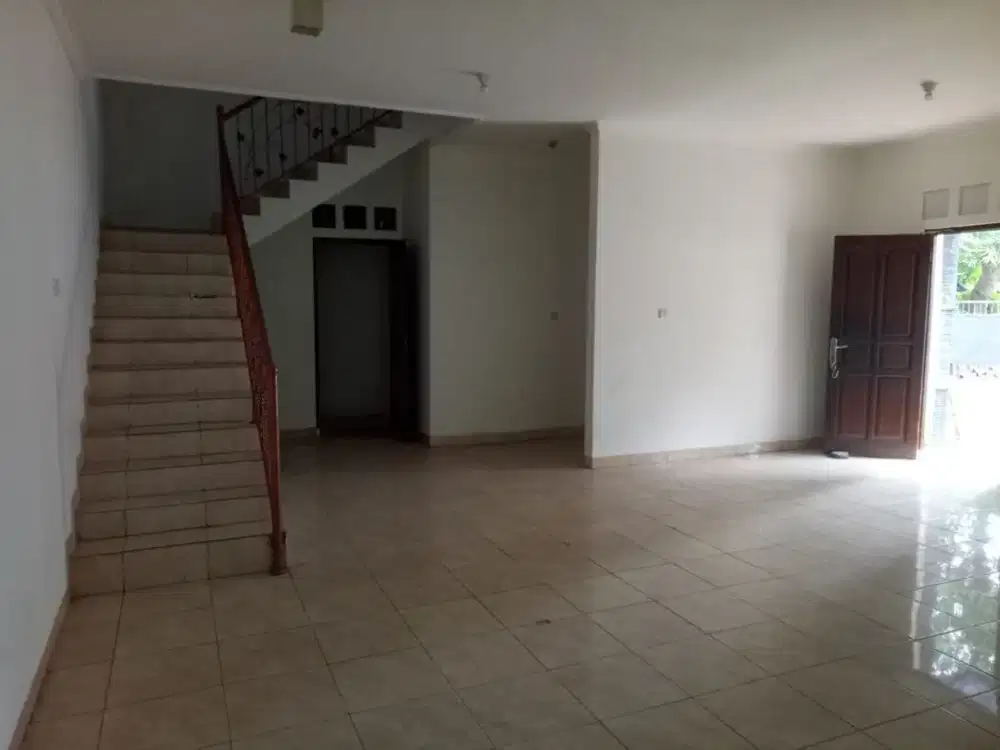 Rumah 2 lantai Dekat Mall Pejaten (Penvil) dan Halte Busway, Bisa Untuk Kantor