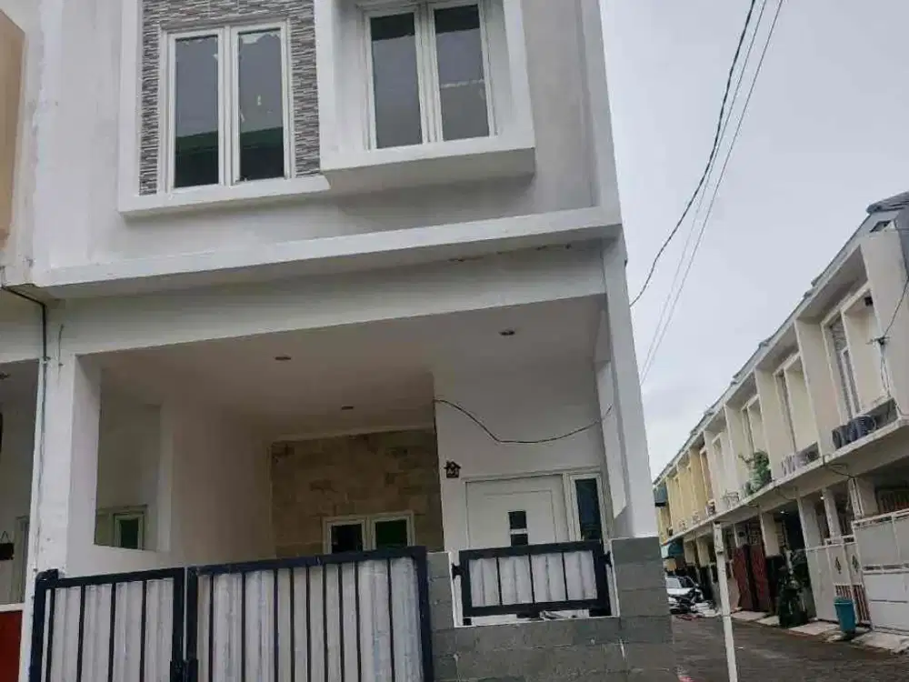Dijual rumah Grand siealankerto dekat kampus UK petra