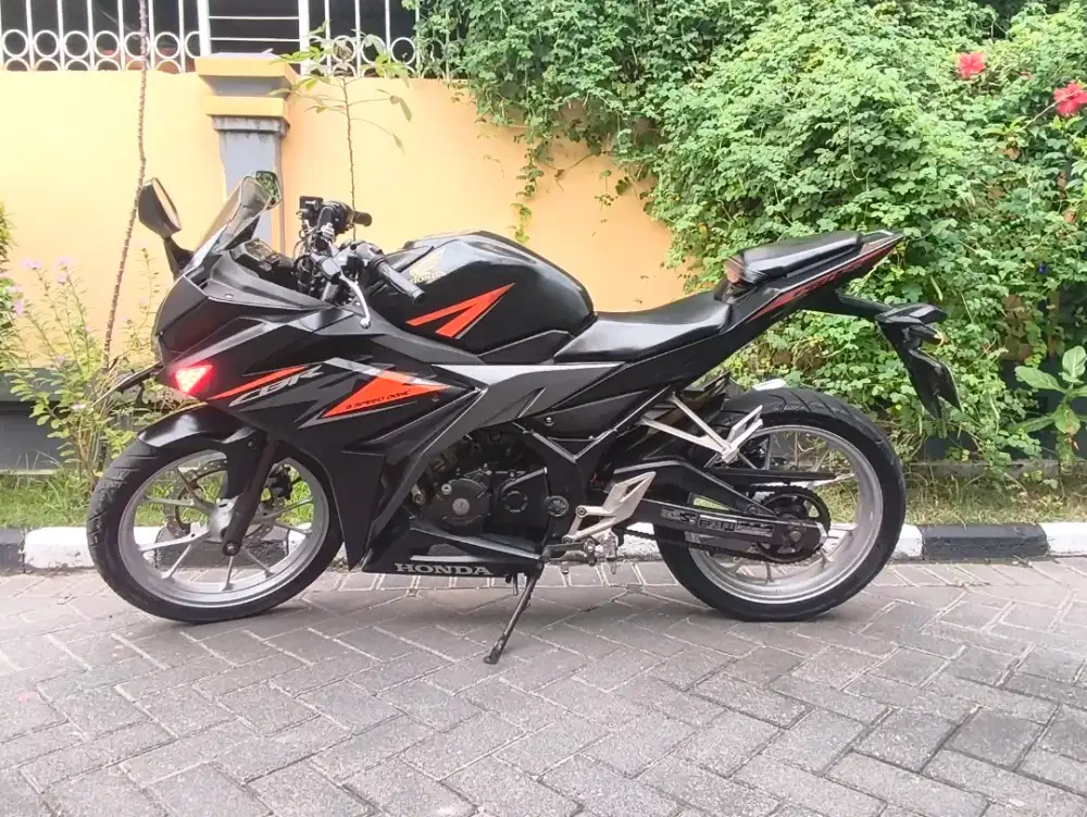 Honda CBR 150R tahun 2019