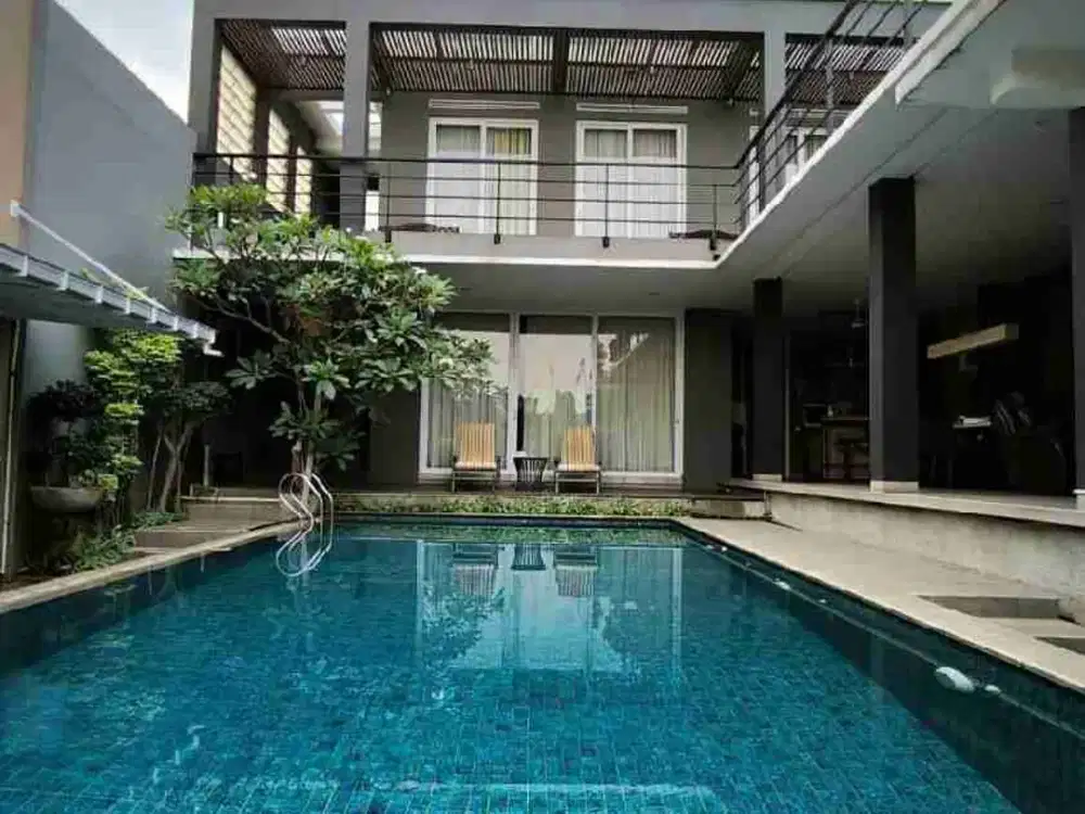 *DIJUAL  CEPAT SECEPAT KILAT RUMAH ADA KOLAM RENANG SEMI FURNISHED DI CIMANGGIS DEPOK DEKAT DENGAN TOL CICAGO*