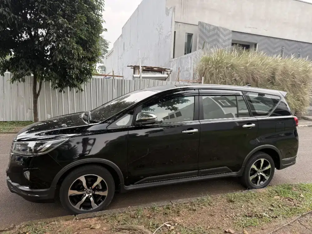 Bu toyota nnova venturer solar 2021 pemakai pribadi murah