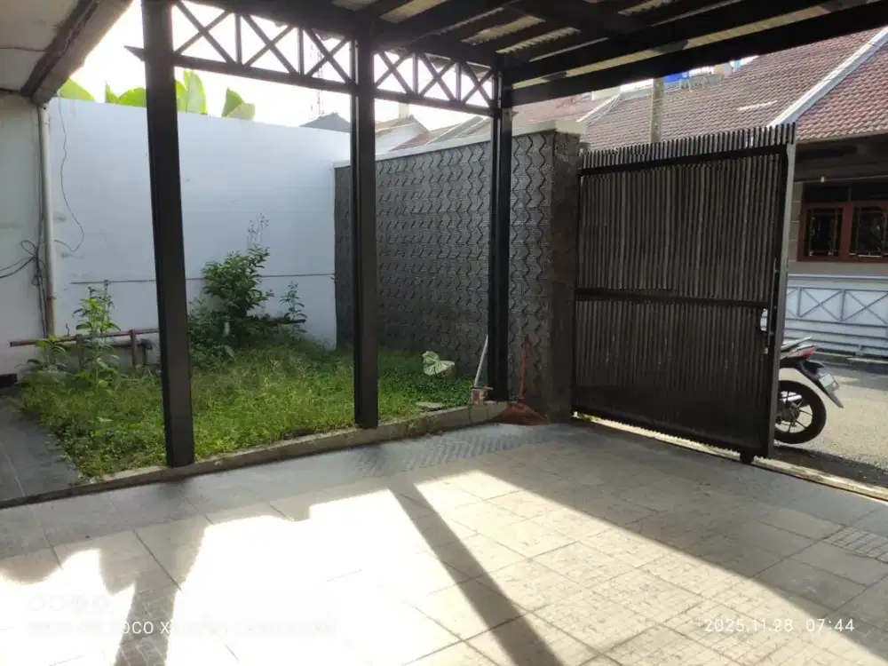 jual cepat, rumah pusat kota area jalan BKR Regol kota Bandung