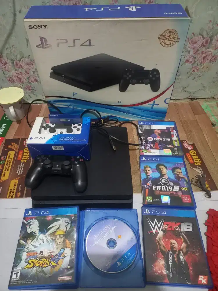 PS4 Slim 1TB ORI Full Set Stik 2 Udah banyak Game nya