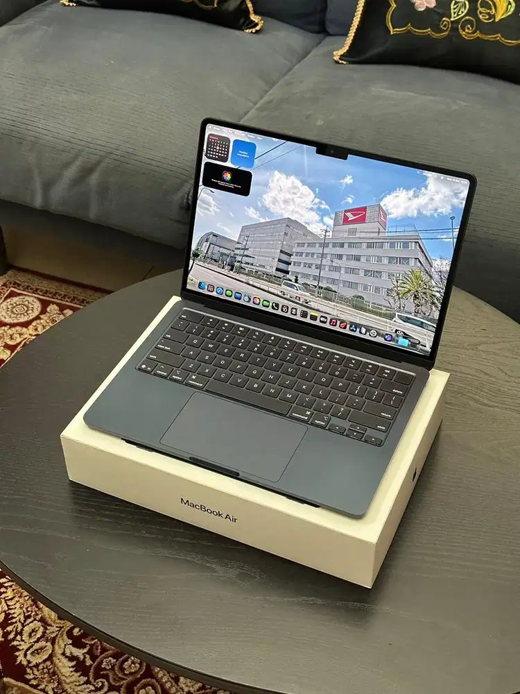 MacBook Air 2025 M4 13 inch 16/256
