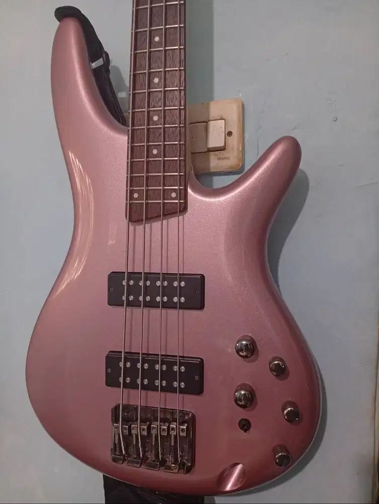 IBANEZ SR300E BASS ELEKTRIK