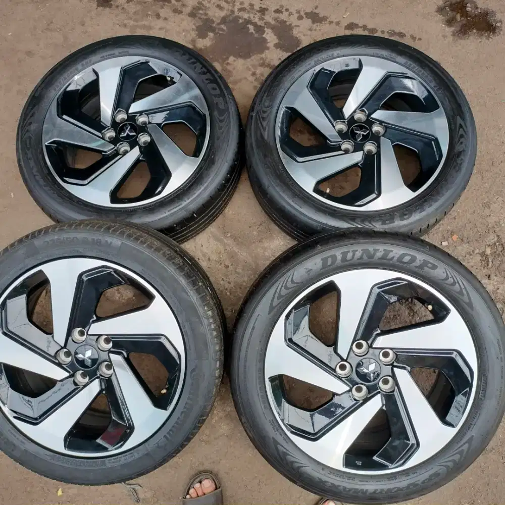 Velg original OEM Mitsubishi Xforce ring 18 pcd 5x114,3 ban 225/50R18