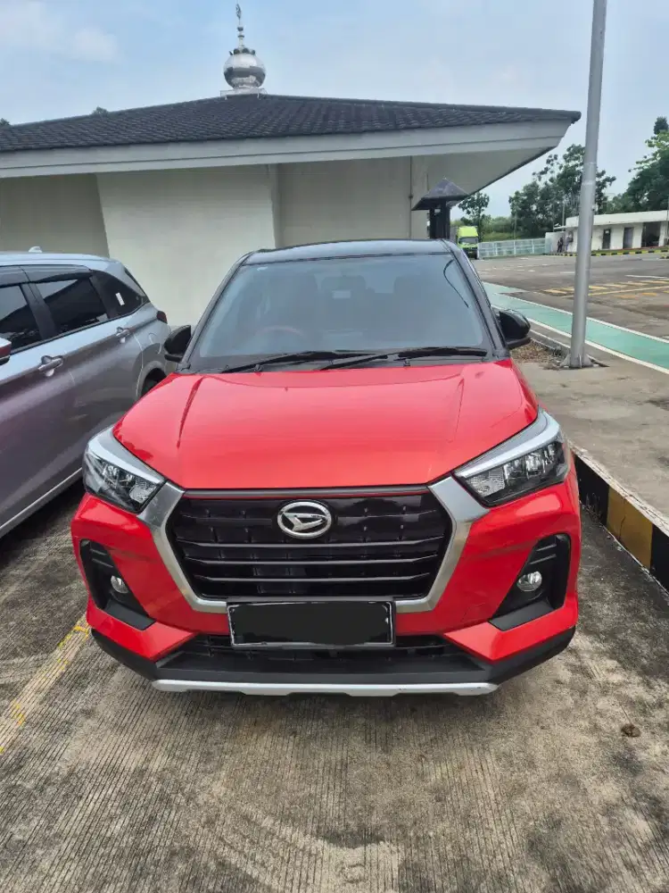 Mobil keluarga irit bensin tangan pertama