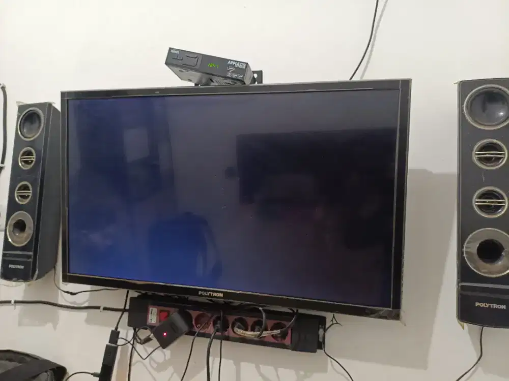 TV Polytron 32 inch (Layar Blank Hitam suara ada)