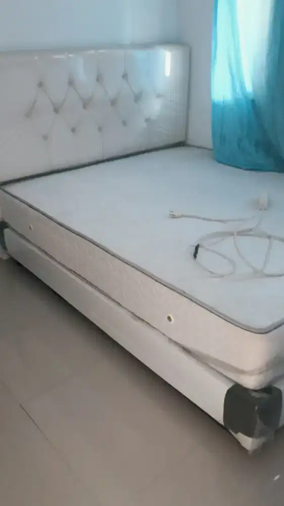 Dipan kasur  inoac dan spring bed