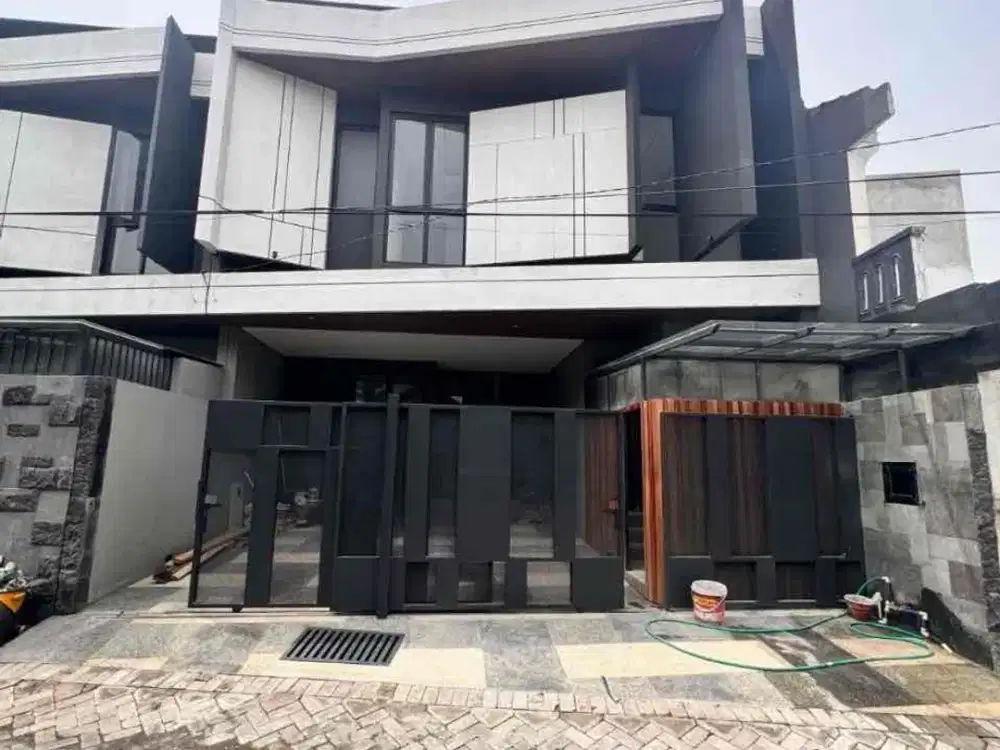 Dijual Rumah baru Manyar bangunan super bagus mewah