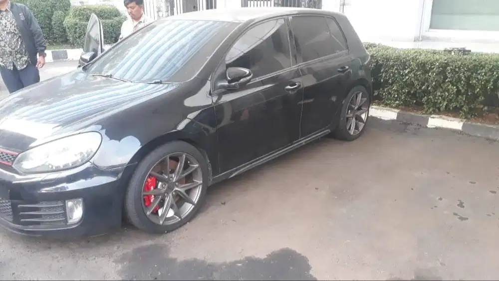 VW GOLF 1.4 AT BENSIN 2011 HITAM METALIC