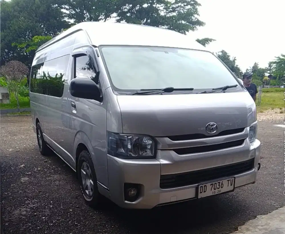 HIACE COMMUTER 2014
