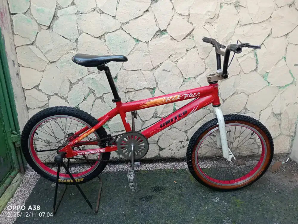 Jual butuh sepeda BMX united Alloy UK 20 kondisi normal siap gowes