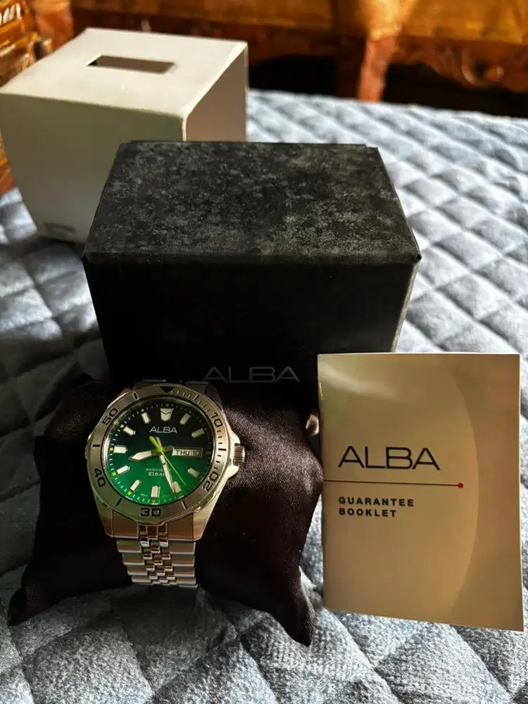 Jam Alba Dial Earth Subbrand Seiko