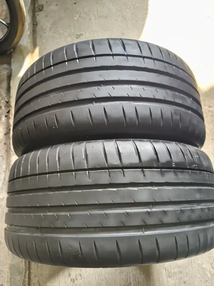 Michelin pilosport4 s 265 40 R19