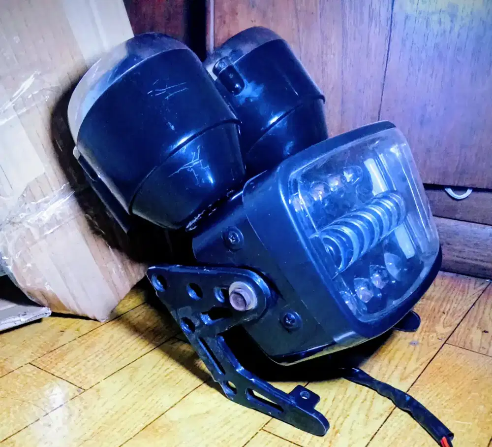 Spedometer dan lampu depan RX king