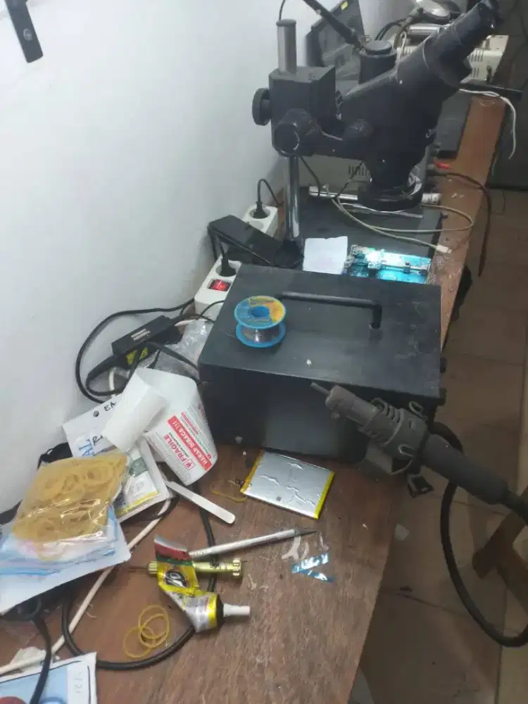 Jasa servis hp Ganti lcd Ganti baterai tanam bisa di tunggu