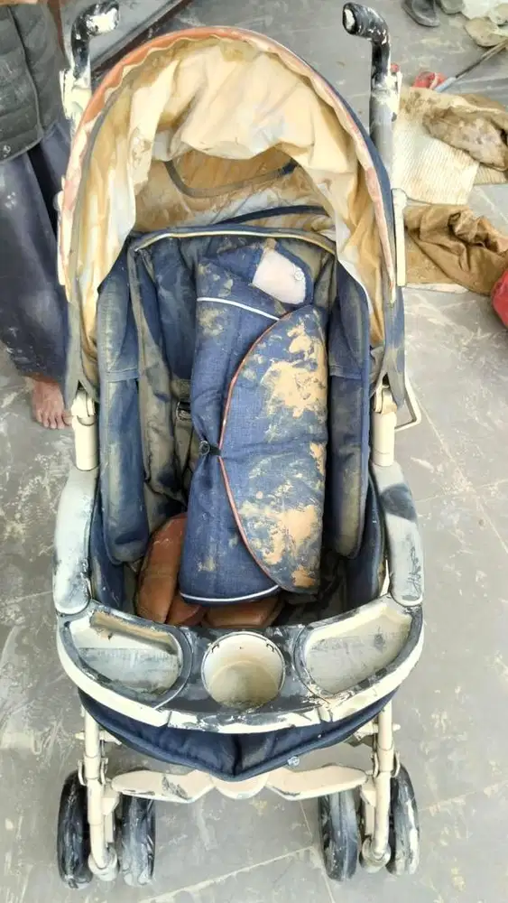 Dicari pekerja harian lelaki untuk laundry stroller