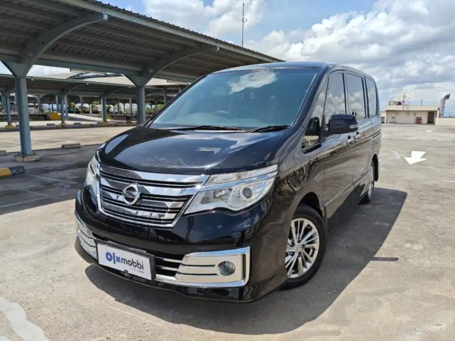 Nissan Serena 2.0 Highway Star Panoramic Bensin-AT 2015 Hitam