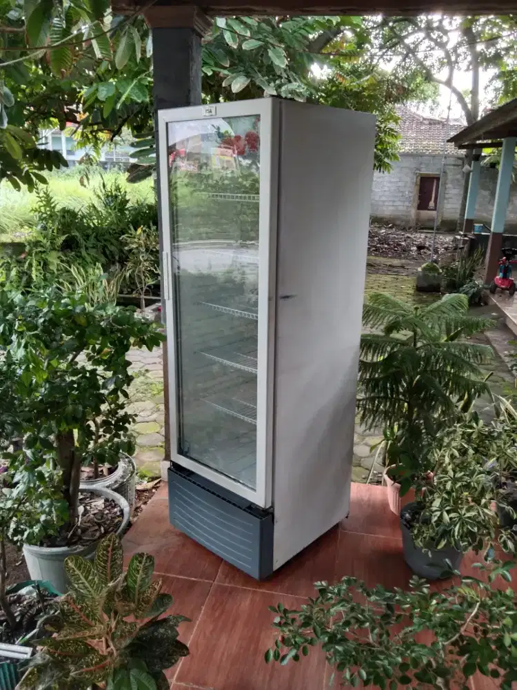Lemari pendingin atau showcase 5 susun dijual cepat