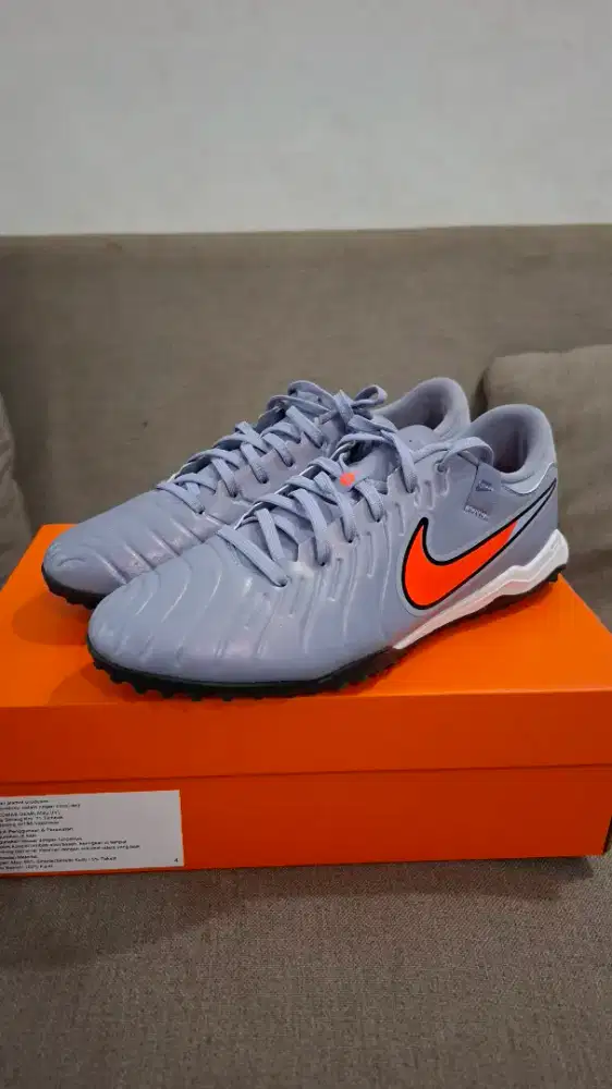 Nike Tiempo Legend 10 Turf 43 like new