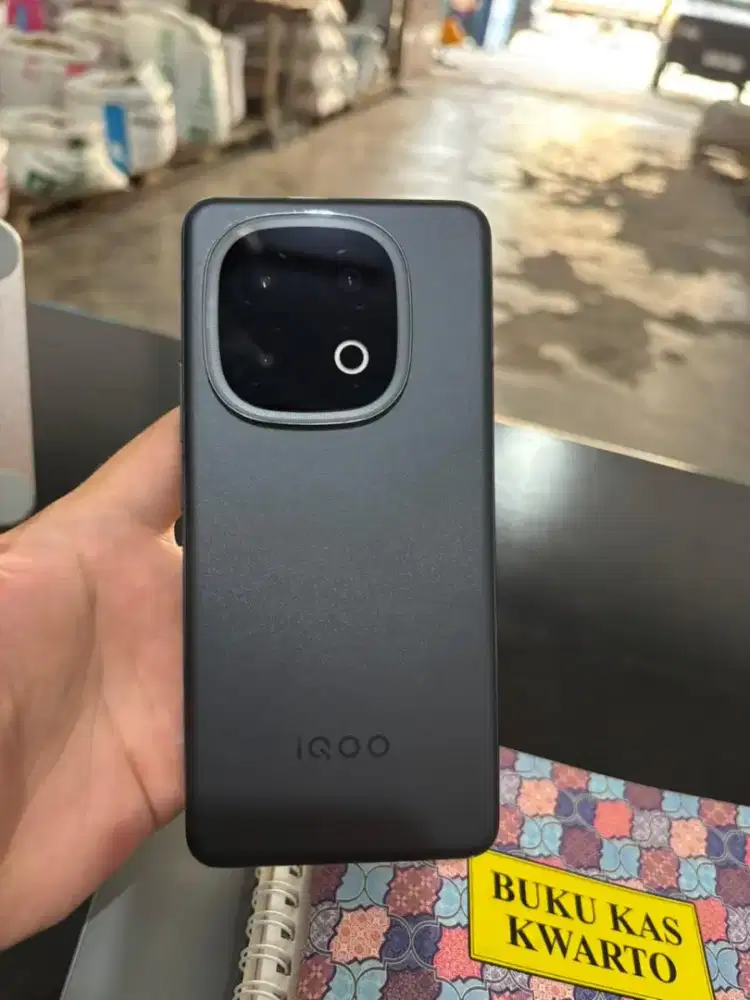 Vivo Iqoo 13 16/512gb garansi resmi