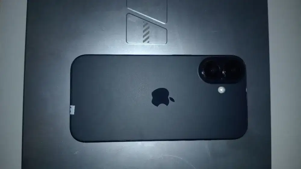 iPhone 16 128gb Black hitam mulus