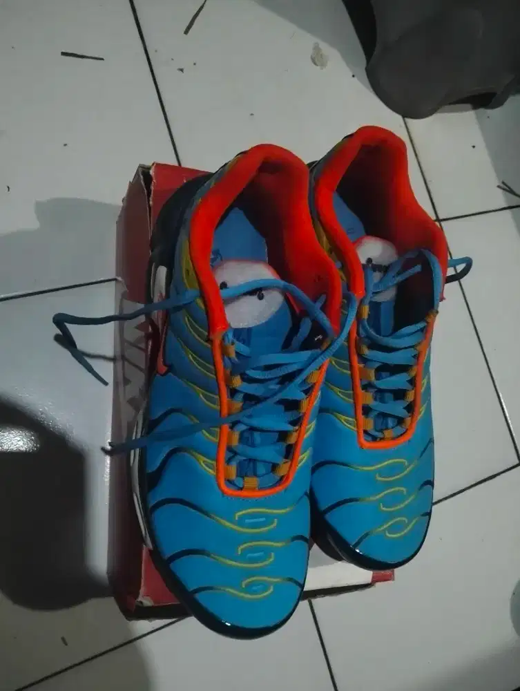 Sepatu NIKE TN Swoosh