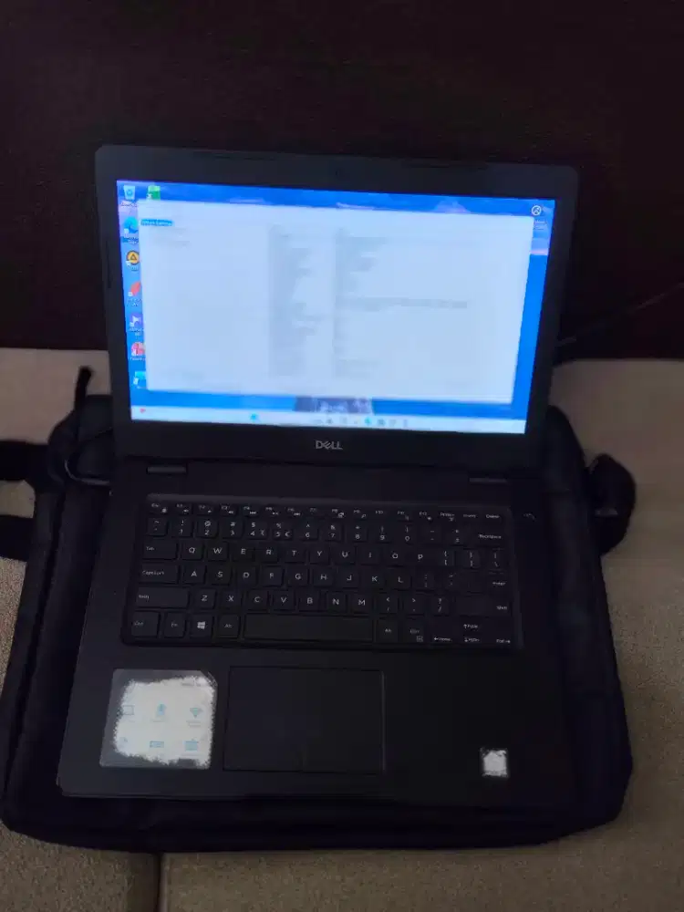 Lap Top merk Dell Vostro 3480