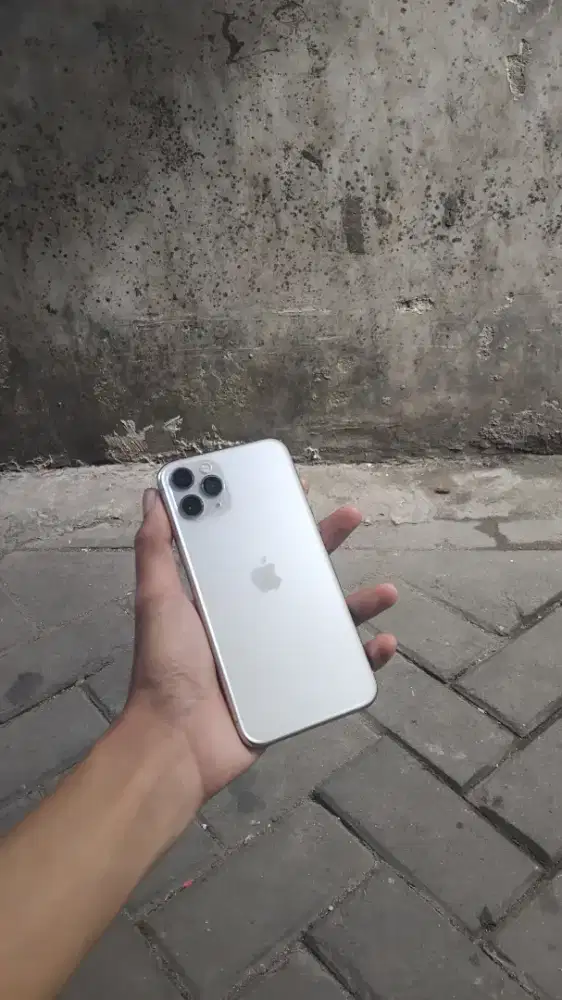 Iphone 11 pro 512 inter siap pakai