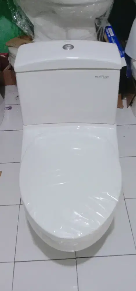 Kloset mewah gede mrek Totoy type CW826J.