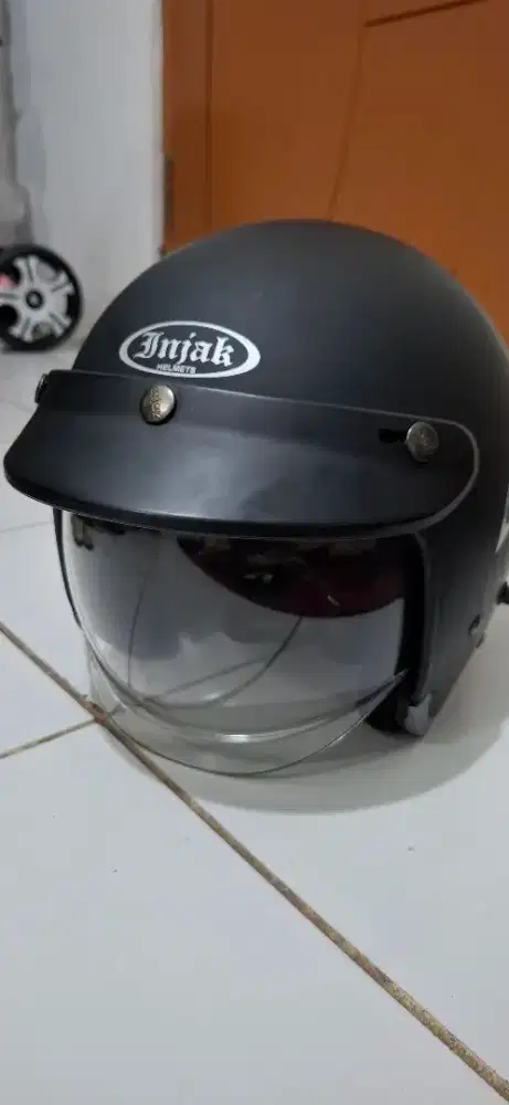 Jual helm INJAk, masih bagus