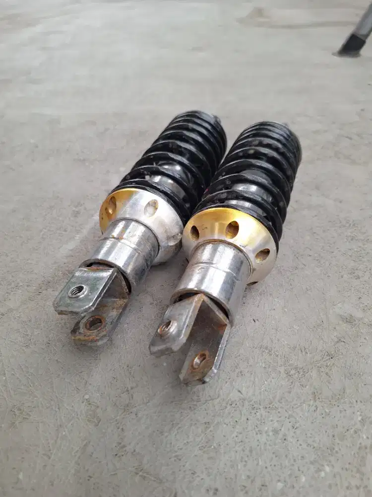 Shock belakang Ex Nouvo Z