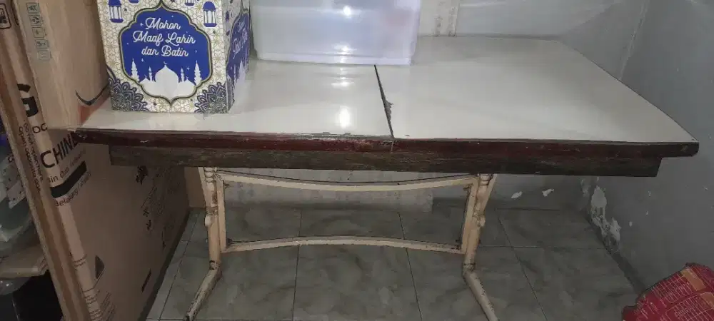 Meja Serbaguna lipat