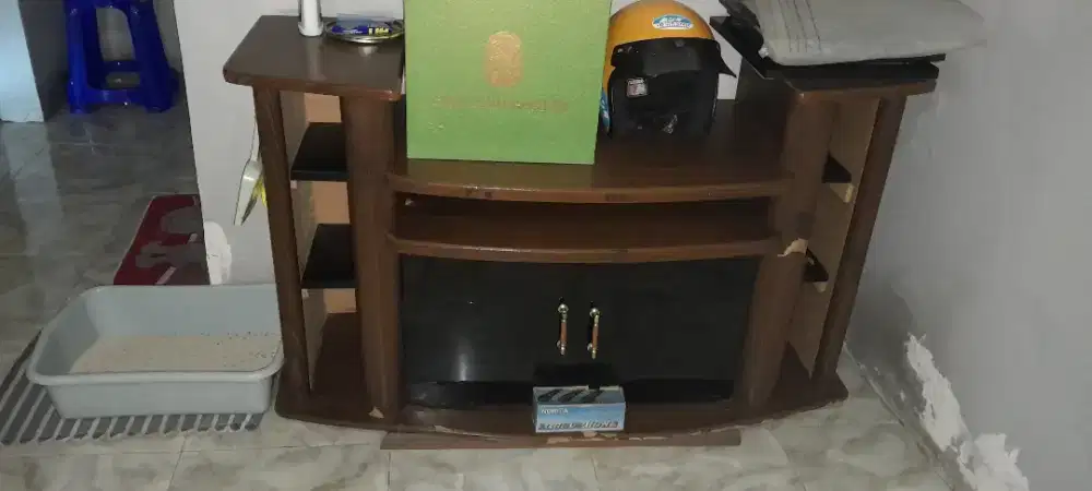Etalase tv ruang tamu
